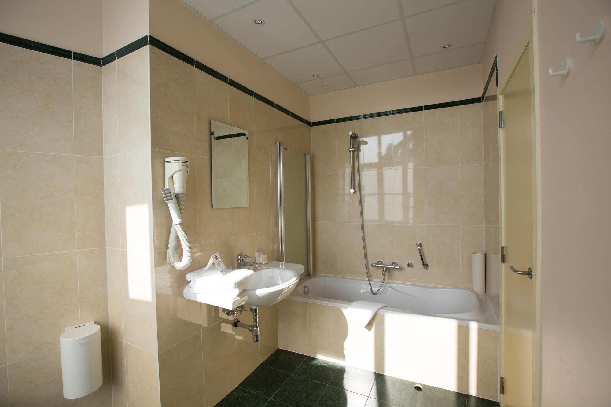 Albion Hotel Ieper Ngoại thất bức ảnh