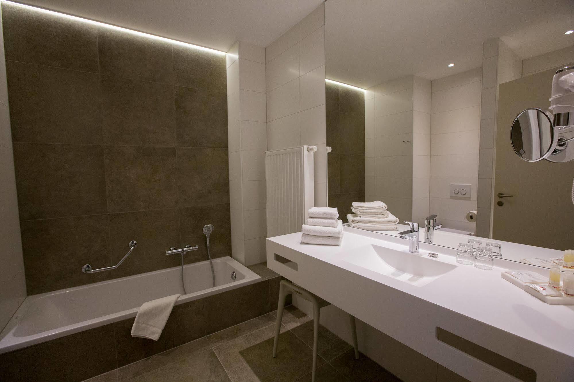 Albion Hotel Ieper Ngoại thất bức ảnh
